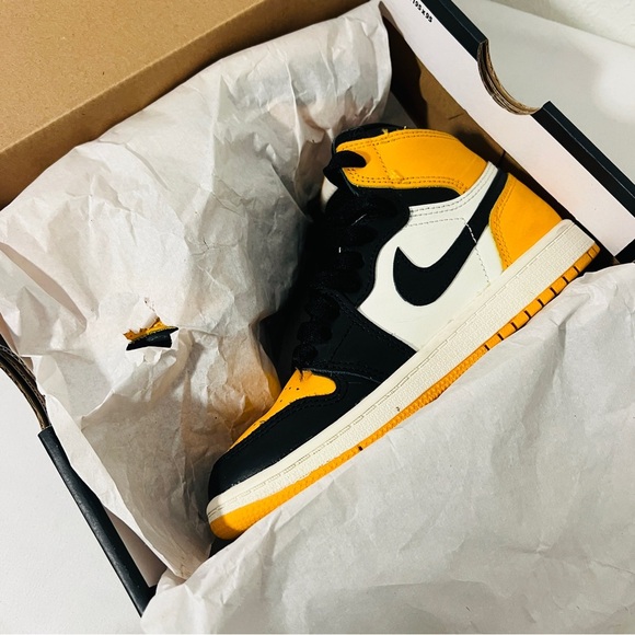 Jordan 1 Retro High OG (PS) 1Y Kids Taxi Black-Sail Sneakers AQ2664 711 - Picture 7 of 7